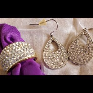 JMC Crystal Gold size 7 Ring / free earrings